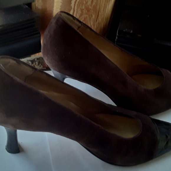 Touch of NINA SZ 7 1/2 M Brown Suede Leather Crocodile Croc 3" Heel Pumps Shoes - Picture 5 of 6